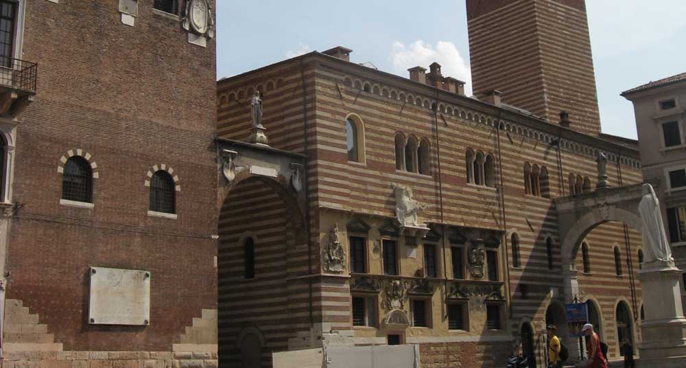 Piazza Dante