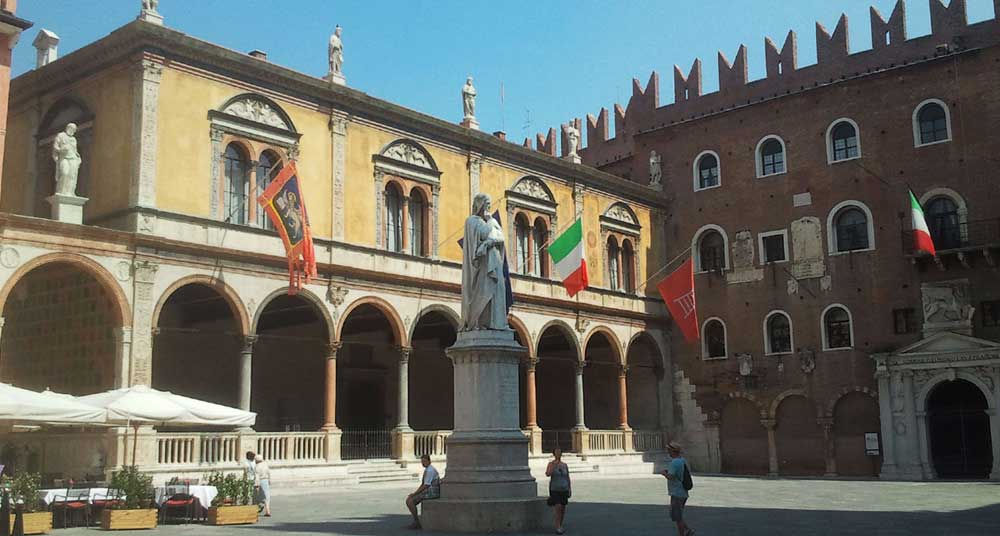 Piazza Signori a verona